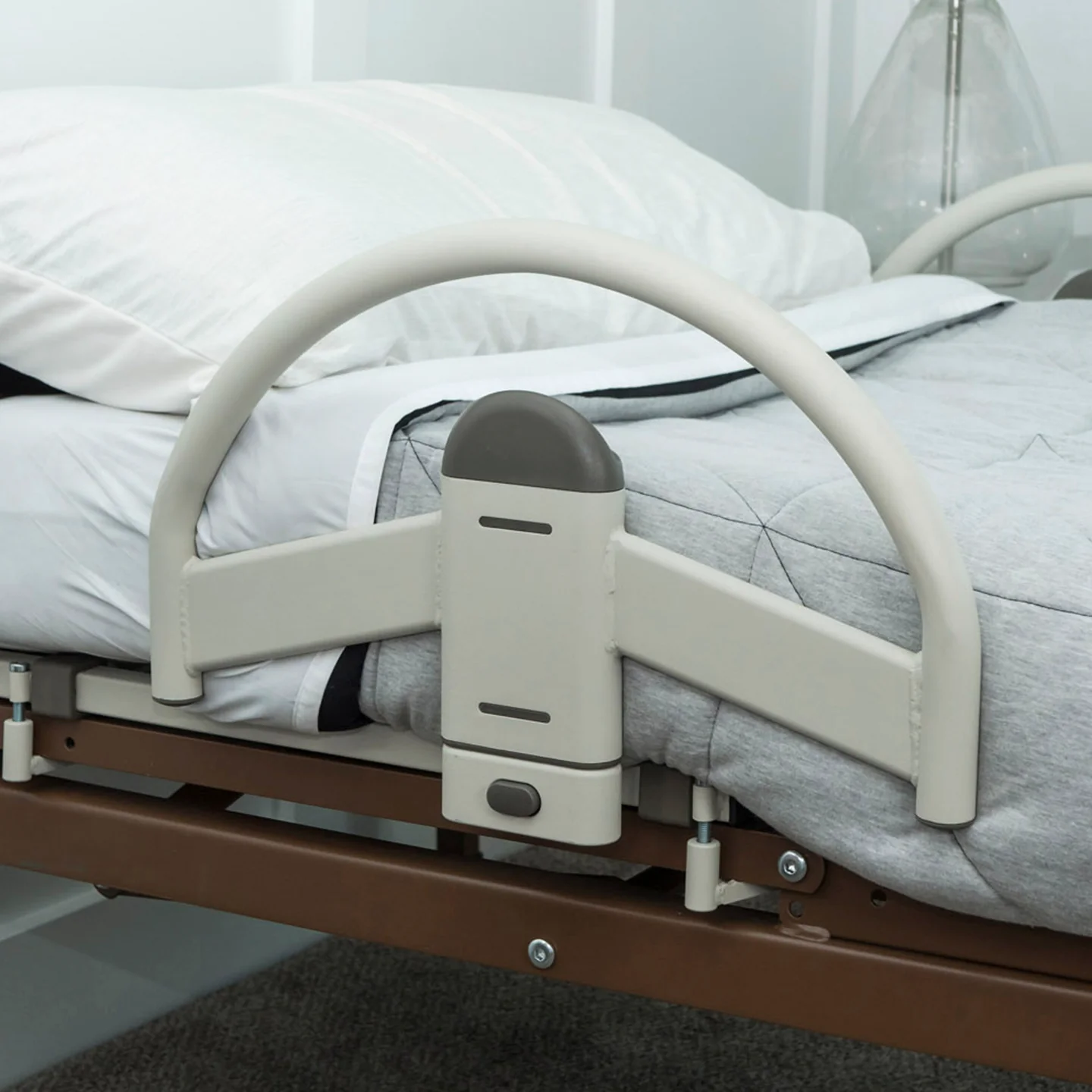 main pic of bed handle